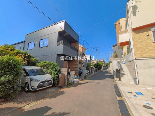 G00393589 神奈川県藤沢市藤が岡２丁目 新築一戸建て 4780万円 土地面積79.32m² (約23.99坪) 建物面積98.94m² (約29.92坪) 築年月2026年06月(築１年以内)【外観12】