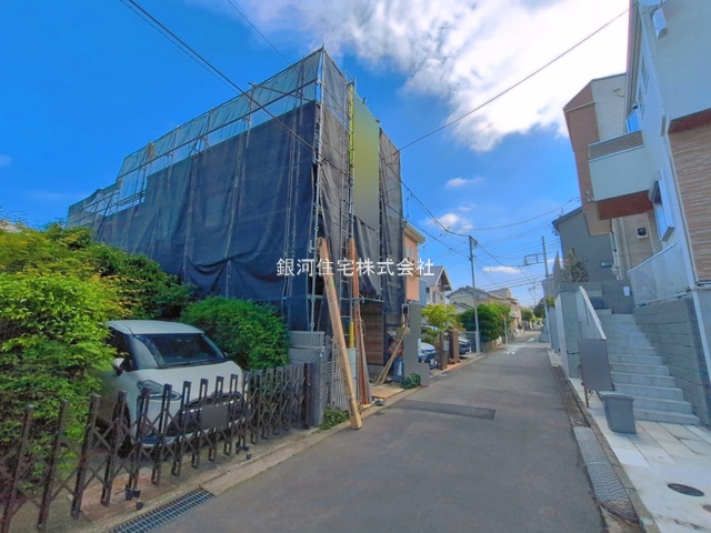 G00393589 神奈川県藤沢市藤が岡２丁目 新築一戸建て 4780万円 土地面積79.32m² (約23.99坪) 建物面積98.94m² (約29.92坪) 築年月2026年06月(築１年以内)【外観15】