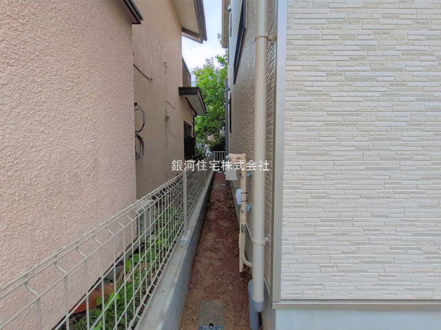 G00393625 埼玉県さいたま市岩槻区大字小溝 新築一戸建て 2690万円 土地面積79.76m² (約24.12坪) 建物面積84.87m² (約25.67坪) 間取り４ＬＤＫ 築年月2026年06月(築１年以内)【外観6】