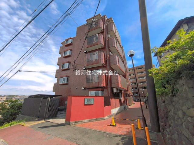 G00393637 神奈川県横浜市戸塚区平戸１丁目 中古マンション 1599万円 専有面積55.53m² (約16.79坪) 間取り２ＬＤＫ 所在階2階 築年月1981年09月(築44年)【外観2】