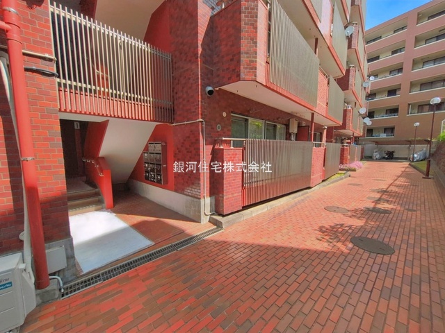 G00393637 神奈川県横浜市戸塚区平戸１丁目 中古マンション 1599万円 専有面積55.53m² (約16.79坪) 間取り２ＬＤＫ 所在階2階 築年月1981年09月(築44年)【外観5】