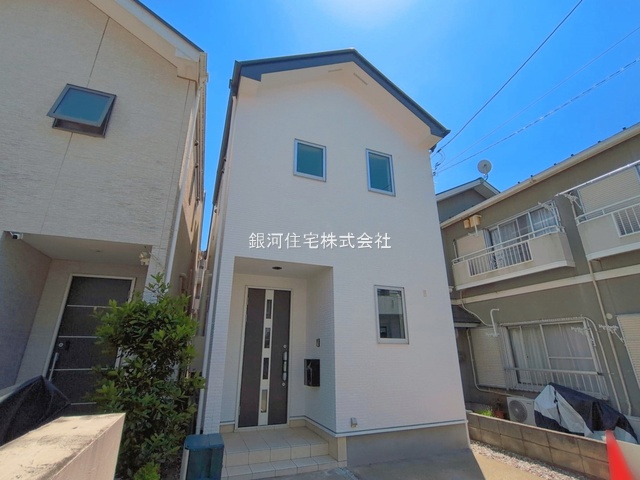 G00393641 神奈川県横浜市神奈川区三ツ沢下町 中古一戸建て 5499万円 土地面積97.70m² (約29.55坪) 建物面積92.53m² (約27.99坪) 間取り３ＳＬＤＫ 築年月2011年04月(築15年)【外観2】