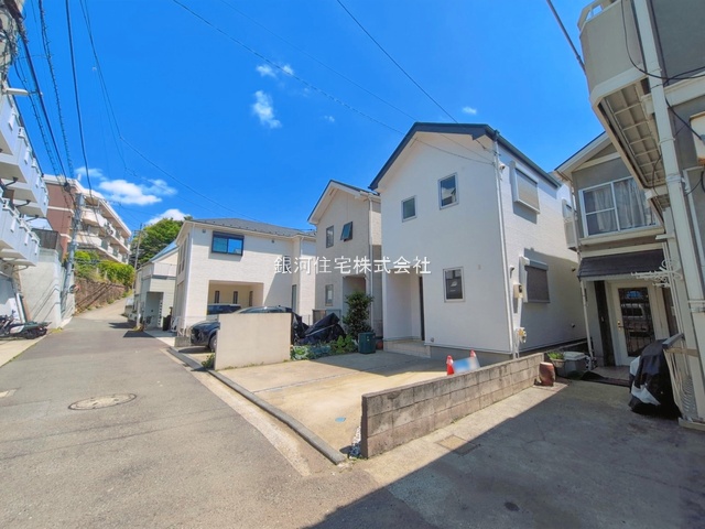 G00393641 神奈川県横浜市神奈川区三ツ沢下町 中古一戸建て 5499万円 土地面積97.70m² (約29.55坪) 建物面積92.53m² (約27.99坪) 間取り３ＳＬＤＫ 築年月2011年04月(築15年)【外観3】