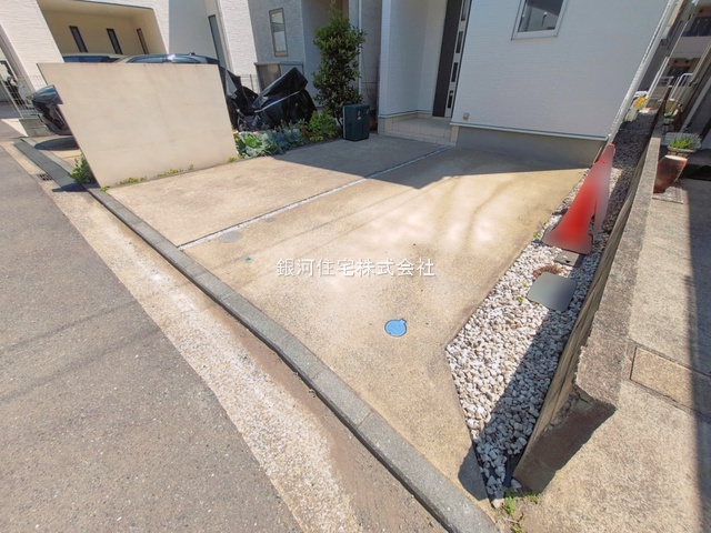 G00393641 神奈川県横浜市神奈川区三ツ沢下町 中古一戸建て 5499万円 土地面積97.70m² (約29.55坪) 建物面積92.53m² (約27.99坪) 間取り３ＳＬＤＫ 築年月2011年04月(築15年)【外観10】