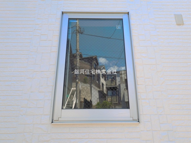 G00393641 神奈川県横浜市神奈川区三ツ沢下町 中古一戸建て 5499万円 土地面積97.70m² (約29.55坪) 建物面積92.53m² (約27.99坪) 間取り３ＳＬＤＫ 築年月2011年04月(築15年)【外観11】