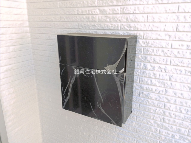 G00393641 神奈川県横浜市神奈川区三ツ沢下町 中古一戸建て 5499万円 土地面積97.70m² (約29.55坪) 建物面積92.53m² (約27.99坪) 間取り３ＳＬＤＫ 築年月2011年04月(築15年)【外観13】