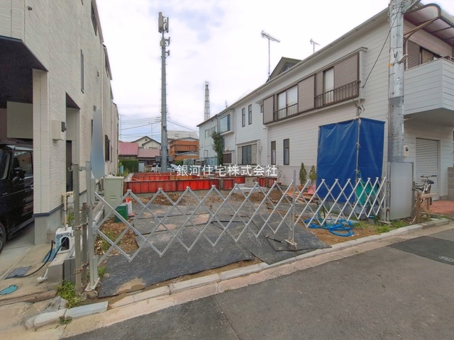 G00393664 神奈川県横浜市磯子区岡村１丁目 新築一戸建て 4780万円 土地面積112.96m² (約34.17坪) 建物面積100.19m² (約30.30坪) 間取り４ＬＤＫ 築年月2026年11月【外観2】