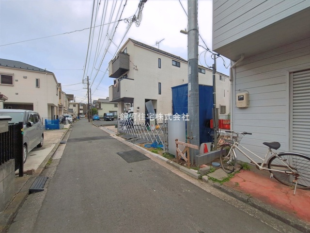G00393664 神奈川県横浜市磯子区岡村１丁目 新築一戸建て 4780万円 土地面積112.96m² (約34.17坪) 建物面積100.19m² (約30.30坪) 間取り４ＬＤＫ 築年月2026年11月【外観3】