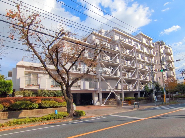 G00393672 東京都三鷹市下連雀９丁目 中古マンション 4680万円 専有面積69.39m² (約20.99坪) 間取り３ＬＤＫ 所在階1階 築年月1979年03月(築47年)【外観2】
