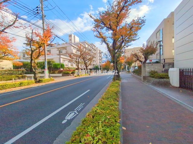 G00393672 東京都三鷹市下連雀９丁目 中古マンション 4680万円 専有面積69.39m² (約20.99坪) 間取り３ＬＤＫ 所在階1階 築年月1979年03月(築47年)【外観4】