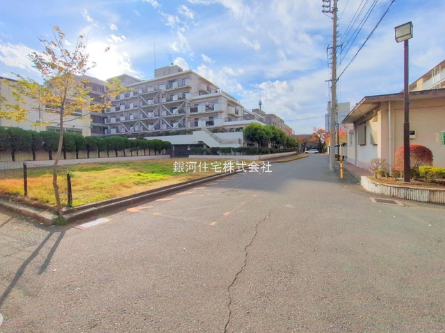 G00393672 東京都三鷹市下連雀９丁目 中古マンション 4680万円 専有面積69.39m² (約20.99坪) 間取り３ＬＤＫ 所在階1階 築年月1979年03月(築47年)【外観6】