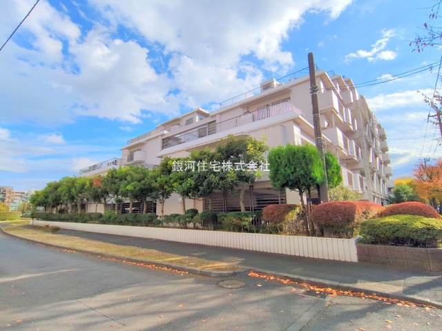 G00393672 東京都三鷹市下連雀９丁目 中古マンション 4680万円 専有面積69.39m² (約20.99坪) 間取り３ＬＤＫ 所在階1階 築年月1979年03月(築47年)【外観11】