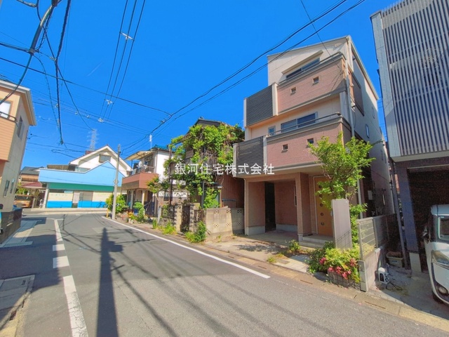 G00393692 埼玉県川口市大字伊刈 中古一戸建て 2899万円 土地面積67.92m² (約20.54坪) 建物面積96.12m² (約29.07坪) 間取り４ＬＤＫ 築年月2007年09月(築18年)【外観4】