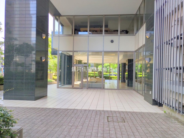 G00393709 東京都港区港南３丁目 中古マンション 1億7800万円 専有面積77.47m² (約23.43坪) 間取り３ＬＤＫ 所在階13階 築年月2006年10月(築19年)【外観4】