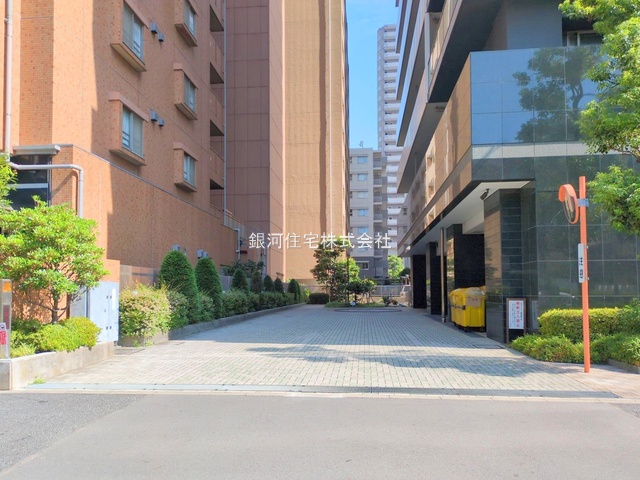 G00393709 東京都港区港南３丁目 中古マンション 1億7800万円 専有面積77.47m² (約23.43坪) 間取り３ＬＤＫ 所在階13階 築年月2006年10月(築19年)【外観5】