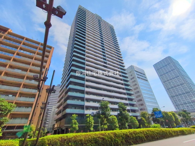 G00393709 東京都港区港南３丁目 中古マンション 1億7800万円 専有面積77.47m² (約23.43坪) 間取り３ＬＤＫ 所在階13階 築年月2006年10月(築19年)【外観7】