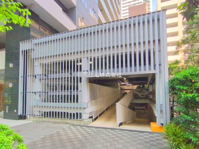 G00393709 東京都港区港南３丁目 中古マンション 1億7800万円 専有面積77.47m² (約23.43坪) 間取り３ＬＤＫ 所在階13階 築年月2006年10月(築19年)【外観8】