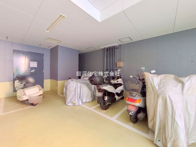 G00393709 東京都港区港南３丁目 中古マンション 1億7800万円 専有面積77.47m² (約23.43坪) 間取り３ＬＤＫ 所在階13階 築年月2006年10月(築19年)【外観11】