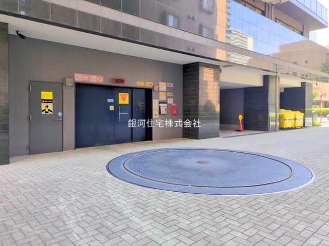 G00393709 東京都港区港南３丁目 中古マンション 1億7800万円 専有面積77.47m² (約23.43坪) 間取り３ＬＤＫ 所在階13階 築年月2006年10月(築19年)【外観12】