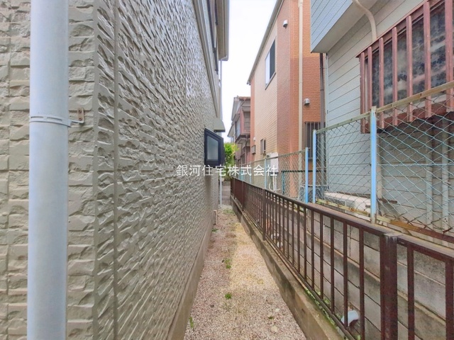 G00393712 埼玉県新座市野寺１丁目 中古一戸建て 2880万円 土地面積107.16m² (約32.41坪) 建物面積106.14m² (約32.10坪) 間取り３ＬＤＫ 築年月1993年10月(築32年)【外観13】