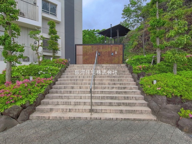 G00393714 神奈川県鎌倉市岩瀬 中古マンション 3790万円 専有面積67.46m² (約20.40坪) 間取り３ＬＤＫ 所在階5階 築年月2010年04月(築16年)【外観4】
