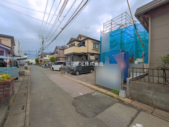 G00393717 埼玉県草加市稲荷４丁目 新築一戸建て 4880万円 土地面積168.64m² (約51.01坪) 建物面積109.71m² (約33.18坪) 間取り４ＬＤＫ 築年月2026年08月【外観3】