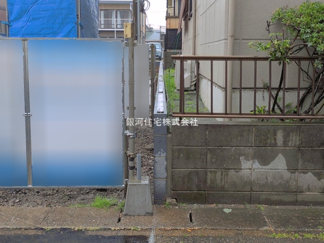 G00393717 埼玉県草加市稲荷４丁目 新築一戸建て 4880万円 土地面積168.64m² (約51.01坪) 建物面積109.71m² (約33.18坪) 間取り４ＬＤＫ 築年月2026年08月【外観13】