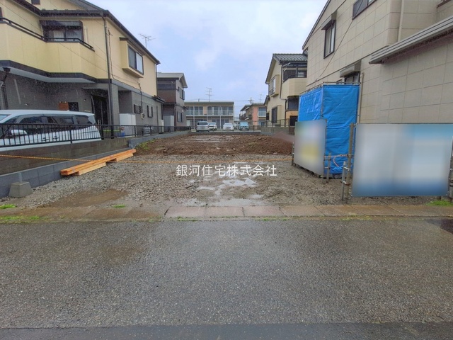 G00393717 埼玉県草加市稲荷４丁目 新築一戸建て 4880万円 土地面積168.64m² (約51.01坪) 建物面積109.71m² (約33.18坪) 間取り４ＬＤＫ 築年月2026年08月【外観14】