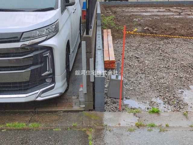 G00393717 埼玉県草加市稲荷４丁目 新築一戸建て 4880万円 土地面積168.64m² (約51.01坪) 建物面積109.71m² (約33.18坪) 間取り４ＬＤＫ 築年月2026年08月【外観16】