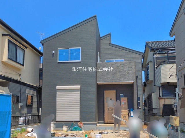 G00393717 埼玉県草加市稲荷４丁目 新築一戸建て 4880万円 土地面積168.64m² (約51.01坪) 建物面積109.71m² (約33.18坪) 間取り４ＬＤＫ 築年月2026年08月(築１年以内)【外観18】