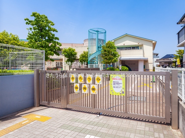 G00393717 埼玉県草加市稲荷４丁目 新築一戸建て 4880万円 土地面積168.64m² (約51.01坪) 建物面積109.71m² (約33.18坪) 間取り４ＬＤＫ 築年月2026年08月【周辺環境】きたうら保育園