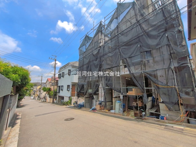 G00394597 神奈川県横浜市神奈川区菅田町 新築一戸建て 4180万円 土地面積53.62m² (約16.22坪) 建物面積101.09m² (約30.57坪) 間取り２ＳＬＤＫ 築年月2026年07月【外観3】