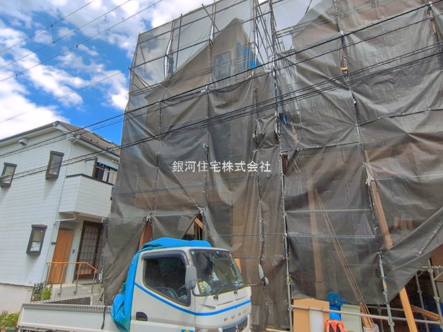 G00394597 神奈川県横浜市神奈川区菅田町 新築一戸建て 4180万円 土地面積53.62m² (約16.22坪) 建物面積101.09m² (約30.57坪) 間取り２ＳＬＤＫ 築年月2026年07月【外観5】