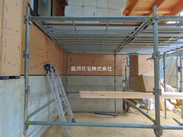 G00394597 神奈川県横浜市神奈川区菅田町 新築一戸建て 4180万円 土地面積53.62m² (約16.22坪) 建物面積101.09m² (約30.57坪) 間取り２ＳＬＤＫ 築年月2026年07月【外観8】
