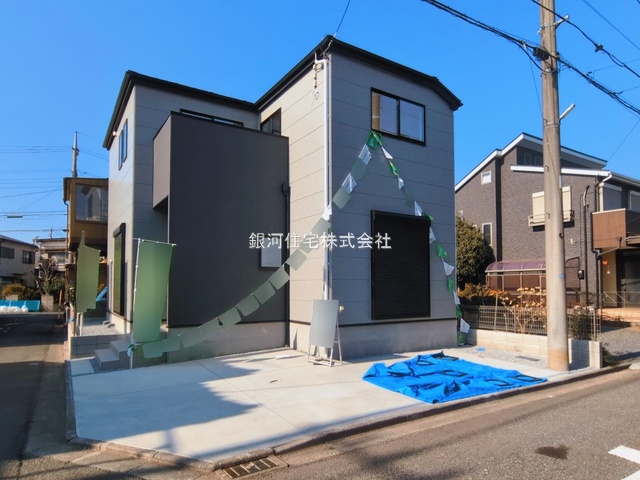 G00394606 埼玉県上尾市小泉７丁目 新築一戸建て 3298万円 土地面積119.37m² (約36.10坪) 建物面積104.33m² (約31.55坪) 間取り３ＬＤＫ 築年月2026年01月(築１年以内)【外観5】