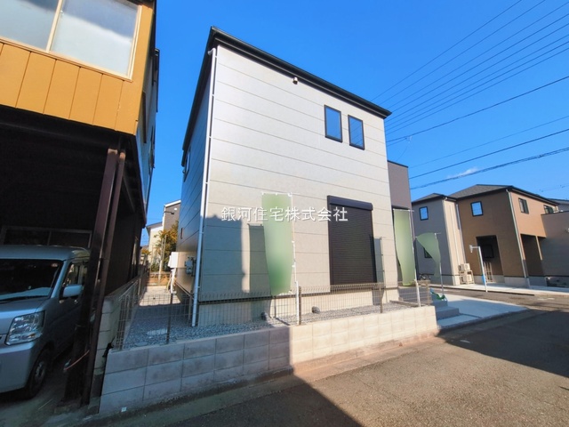 G00394606 埼玉県上尾市小泉７丁目 新築一戸建て 3298万円 土地面積119.37m² (約36.10坪) 建物面積104.33m² (約31.55坪) 間取り３ＬＤＫ 築年月2026年01月(築１年以内)【外観13】