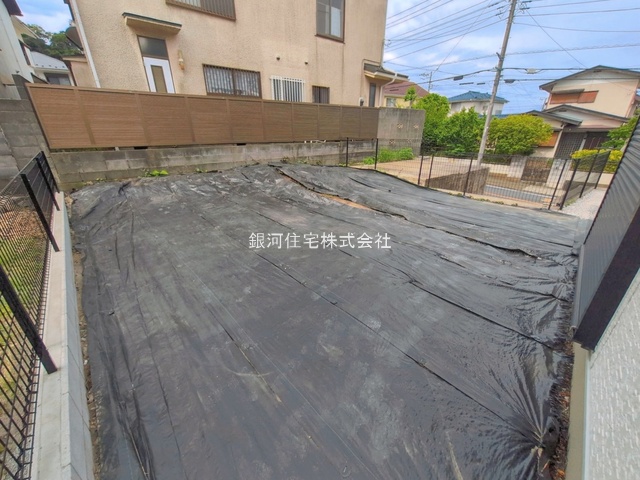 G00394721 神奈川県鎌倉市今泉台４丁目 中古一戸建て 4880万円 土地面積206.57m² (約62.48坪) 建物面積99.78m² (約30.18坪) 間取り３ＬＤＫ 築年月2017年11月(築8年)【外観11】