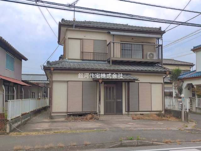 G00394722 埼玉県川越市大字笠幡 中古一戸建て 799万円 土地面積100.03m² (約30.25坪) 建物面積73.69m² (約22.29坪) 間取り４ＤＫ 築年月1983年12月(築42年)【外観9】
