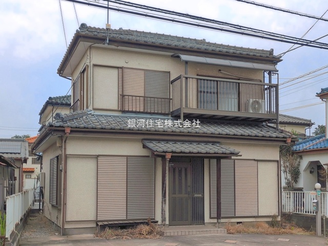 G00394722 埼玉県川越市大字笠幡 中古一戸建て 799万円 土地面積100.03m² (約30.25坪) 建物面積73.69m² (約22.29坪) 間取り４ＤＫ 築年月1983年12月(築42年)【外観12】