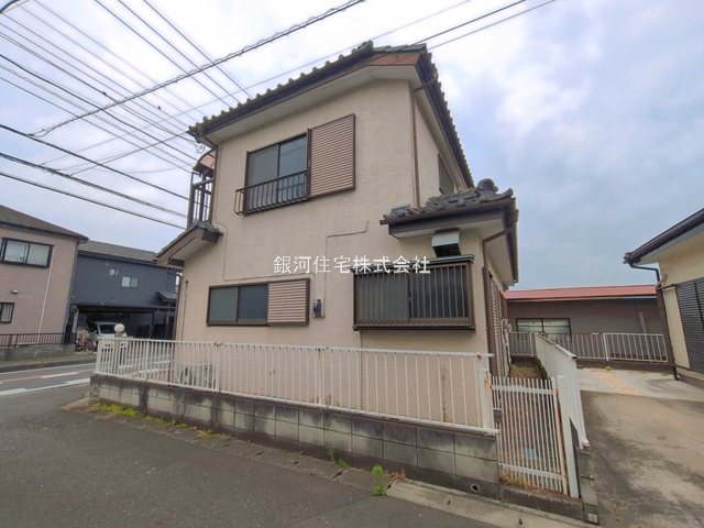 G00394722 埼玉県川越市大字笠幡 中古一戸建て 799万円 土地面積100.03m² (約30.25坪) 建物面積73.69m² (約22.29坪) 間取り４ＤＫ 築年月1983年12月(築42年)【外観14】
