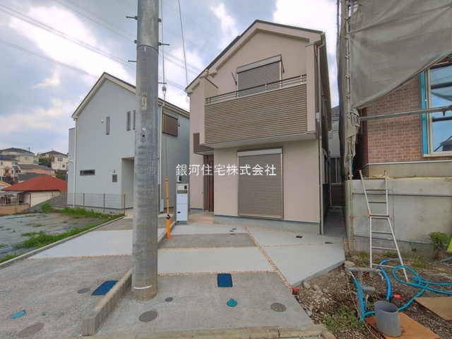 G00395283 神奈川県横浜市旭区東希望が丘 新築一戸建て 5690万円 土地面積100.74m² (約30.47坪) 建物面積100.20m² (約30.31坪) 間取り４ＬＤＫ 築年月2026年05月(築１年以内)【外観2】