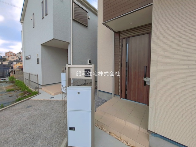 G00395283 神奈川県横浜市旭区東希望が丘 新築一戸建て 5690万円 土地面積100.74m² (約30.47坪) 建物面積100.20m² (約30.31坪) 間取り４ＬＤＫ 築年月2026年05月(築１年以内)【外観15】