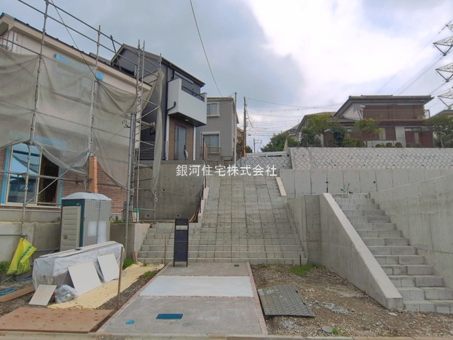 G00395284 神奈川県横浜市旭区東希望が丘 新築一戸建て 5390万円 土地面積118.48m² (約35.84坪) 建物面積92.11m² (約27.86坪) 間取り４ＬＤＫ 築年月2026年05月(築１年以内)【外観2】