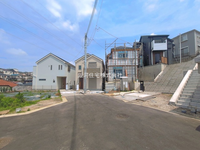 G00395284 神奈川県横浜市旭区東希望が丘 新築一戸建て 5390万円 土地面積118.48m² (約35.84坪) 建物面積92.11m² (約27.86坪) 間取り４ＬＤＫ 築年月2026年05月(築１年以内)【外観18】