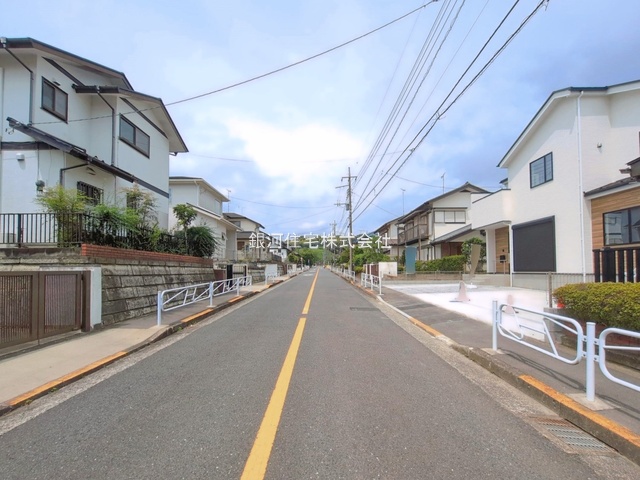 G00395305 東京都八王子市北野台３丁目 新築一戸建て 5199万円 土地面積195.26m² (約59.06坪) 建物面積111.79m² (約33.81坪) 間取り４ＬＤＫ 築年月2026年06月(築１年以内)【外観3】