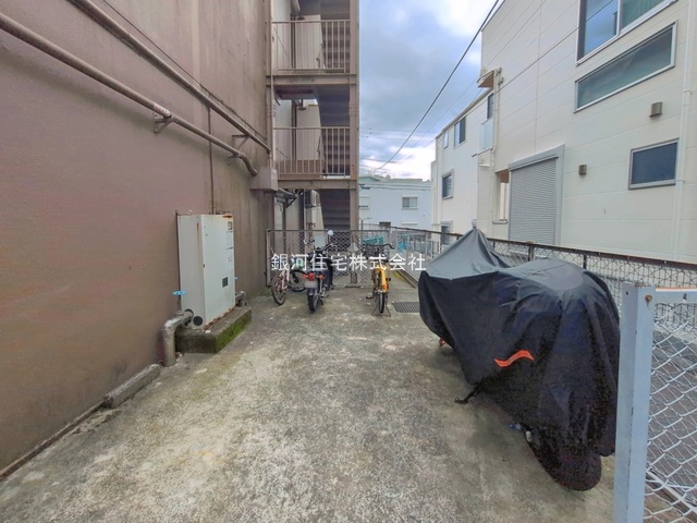 G00395691 神奈川県横浜市栄区桂町 中古マンション 2199万円 専有面積56.00m² (約16.93坪) 間取り２ＤＫ 所在階3階 築年月1981年04月(築45年)【外観9】