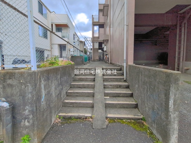 G00395691 神奈川県横浜市栄区桂町 中古マンション 2199万円 専有面積56.00m² (約16.93坪) 間取り２ＤＫ 所在階3階 築年月1981年04月(築45年)【外観11】
