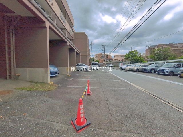 G00395691 神奈川県横浜市栄区桂町 中古マンション 2199万円 専有面積56.00m² (約16.93坪) 間取り２ＤＫ 所在階3階 築年月1981年04月(築45年)【外観12】