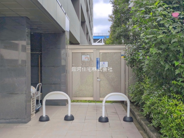 G00396003 神奈川県横浜市金沢区富岡東２丁目 中古マンション 3999万円 専有面積70.00m² (約21.17坪) 間取り３ＬＤＫ 所在階2階 築年月2006年09月(築19年)【外観14】