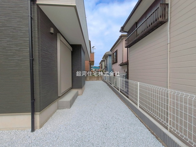 G00396295 神奈川県横須賀市太田和２丁目 新築一戸建て 3490万円 土地面積197.36m² (約59.70坪) 建物面積98.89m² (約29.91坪) 間取り４ＬＤＫ 築年月2026年07月(築１年以内)【外観5】